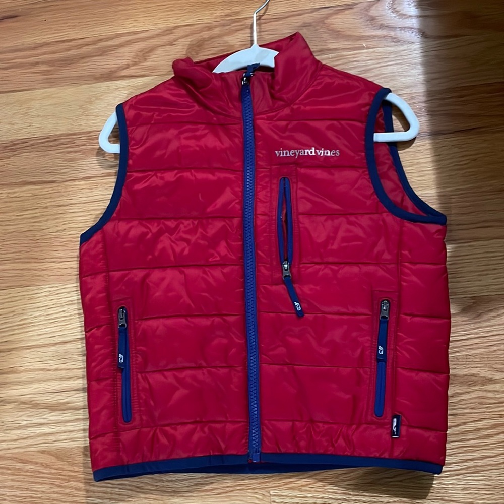 Red Boys Size 5 Vineyard Vines Vest EUC smoke free pet free home